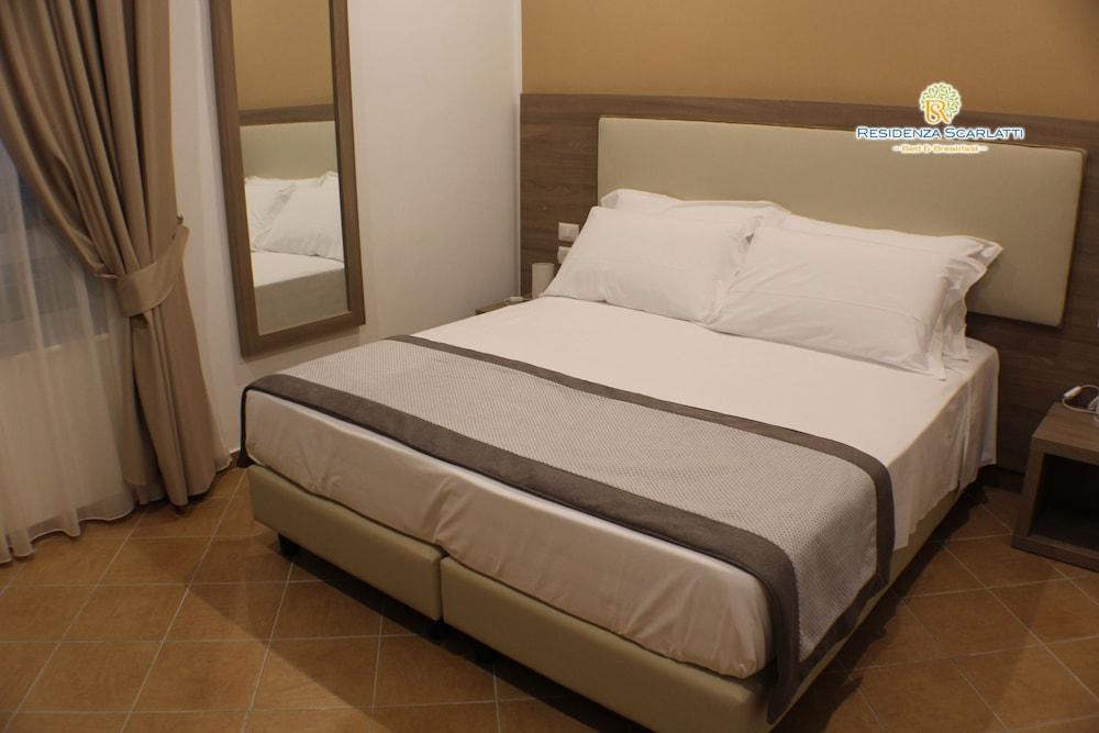 Hotiday Room Collection - Napoli Residenza Scarlatti Exteriör bild